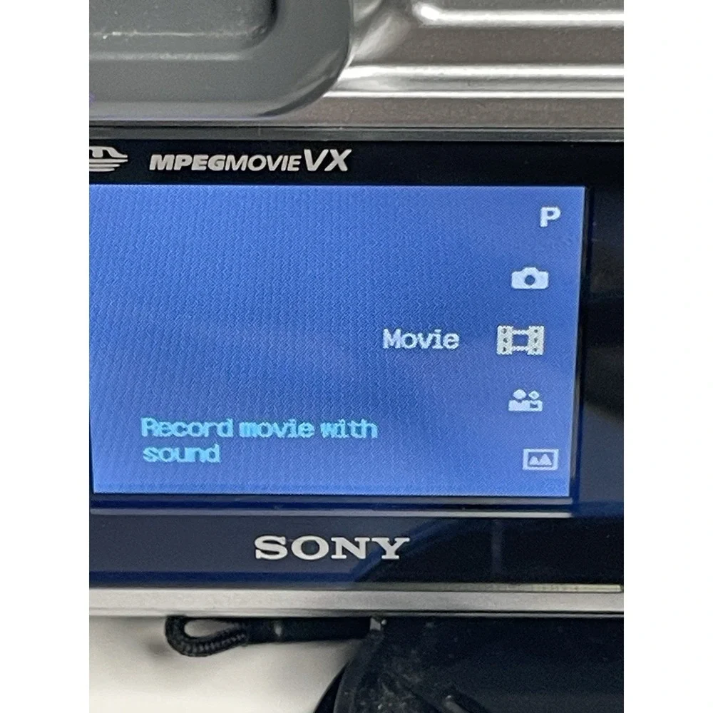 Sony Cyber-Shot DSC-H2 6 MP Digital Camera W/ Charger Case Silver Tested Read.